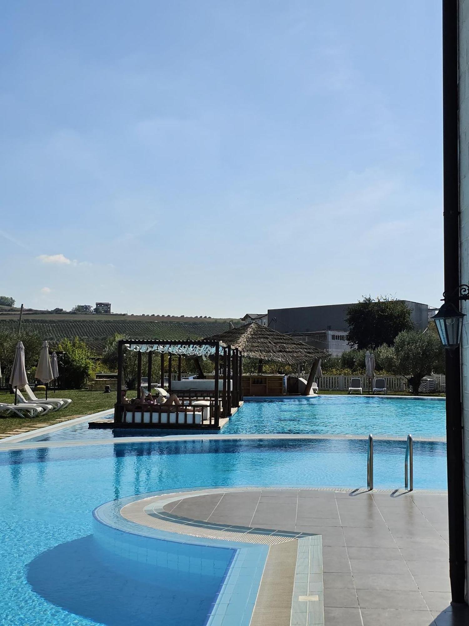 Vinea Resort Rrashbull Esterno foto