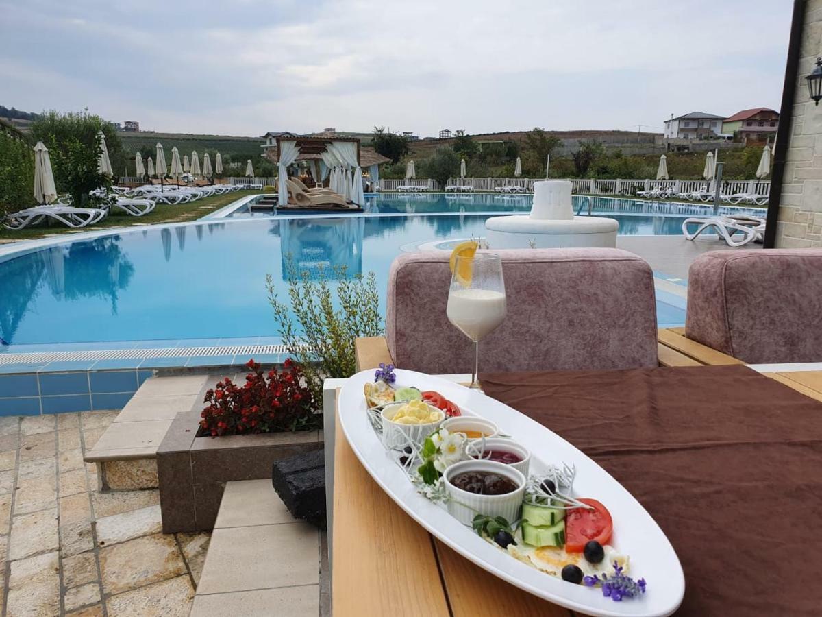 Vinea Resort Rrashbull Esterno foto